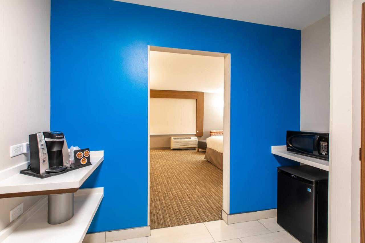 Holiday Inn Express & Suites Greenville S - Piedmont By Ihg Buitenkant foto