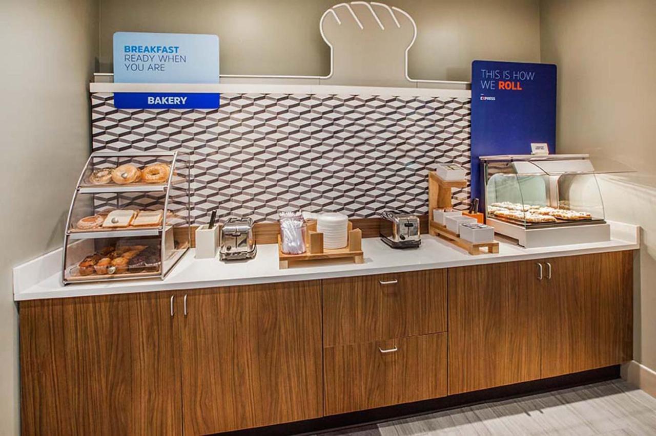 Holiday Inn Express & Suites Greenville S - Piedmont By Ihg Buitenkant foto
